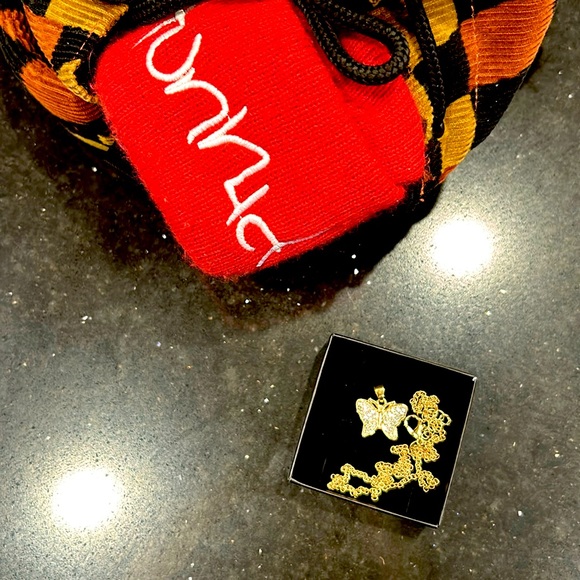 𝑨𝑳𝑷𝑯𝑨 𝑴 𝐍𝐘𝐗 𝒋𝒆𝔀𝒆𝒍𝒓𝐲 - Picture 1 of 1